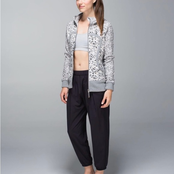 Lululemon Scuba Hoodie II - Picture 9 of 11